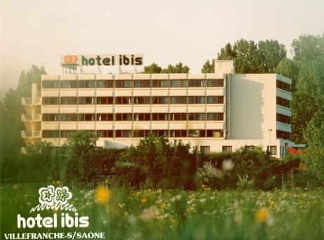 D:\.BRANDS\9. ibis\ibis 50 press kit\ibis 50 - image assets\Archive Heritage Images\From the Archives - ibis Lyon Villefranche sur Sâone - France - circa 1980.jpg