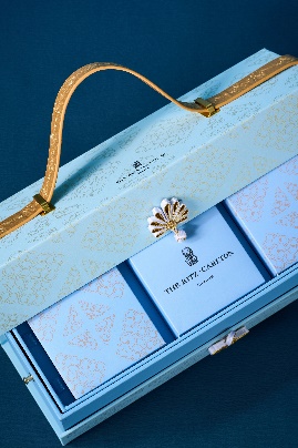 墙上有招牌 中度可信度描述已自动生成