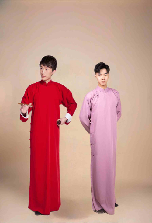 图5-房鹤迪相声专场以妙语连珠的表演为航程注入欢声笑语