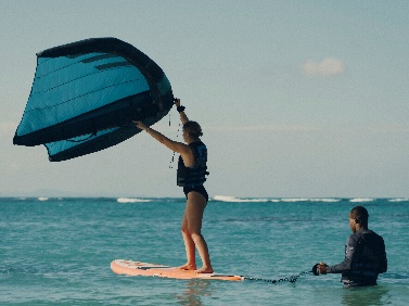 人在水里
AI 生成的内容可能不正确。