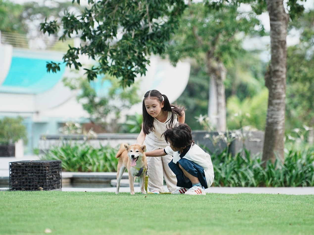 公园的椅子上坐着女人

AI 生成的内容可能不正确。