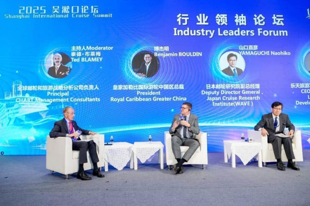 A group of men sitting in chairs

AI-generated content may be incorrect.