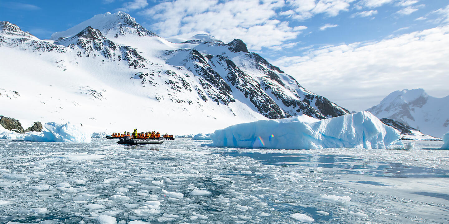 雪地远处有雪山

AI 生成的内容可能不正确。