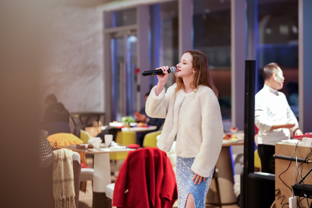 人在厨房里

AI 生成的内容可能不正确。