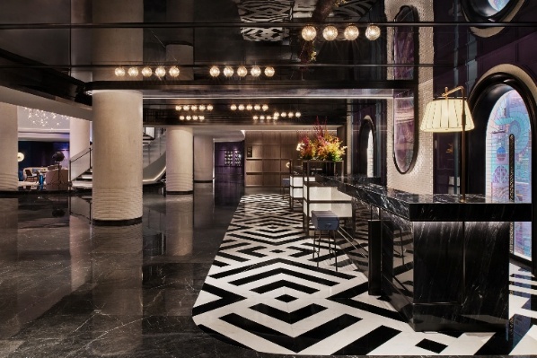 S:\Sales-Marcom\SHAHR\2026 Hotel Photo\2026酒店官方照片（万豪集团官方摄影师拍摄）\Small JPG\Lobby Reception + Navigate 前台+礼宾\Lobby _ Reception.jpg